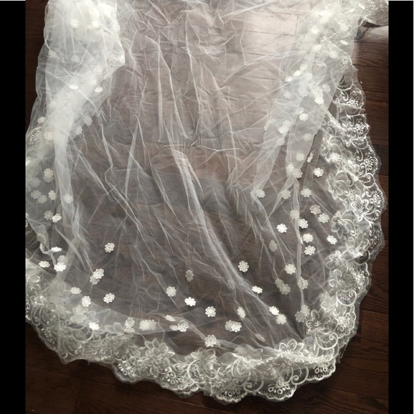 Wedding Veil - Picture 5 of 5